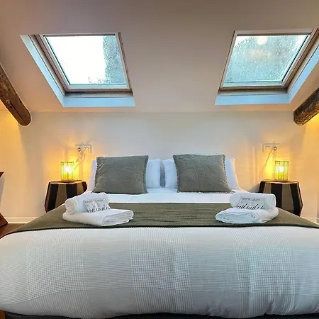 Casa Del Tratado A By Ybh * Vigo